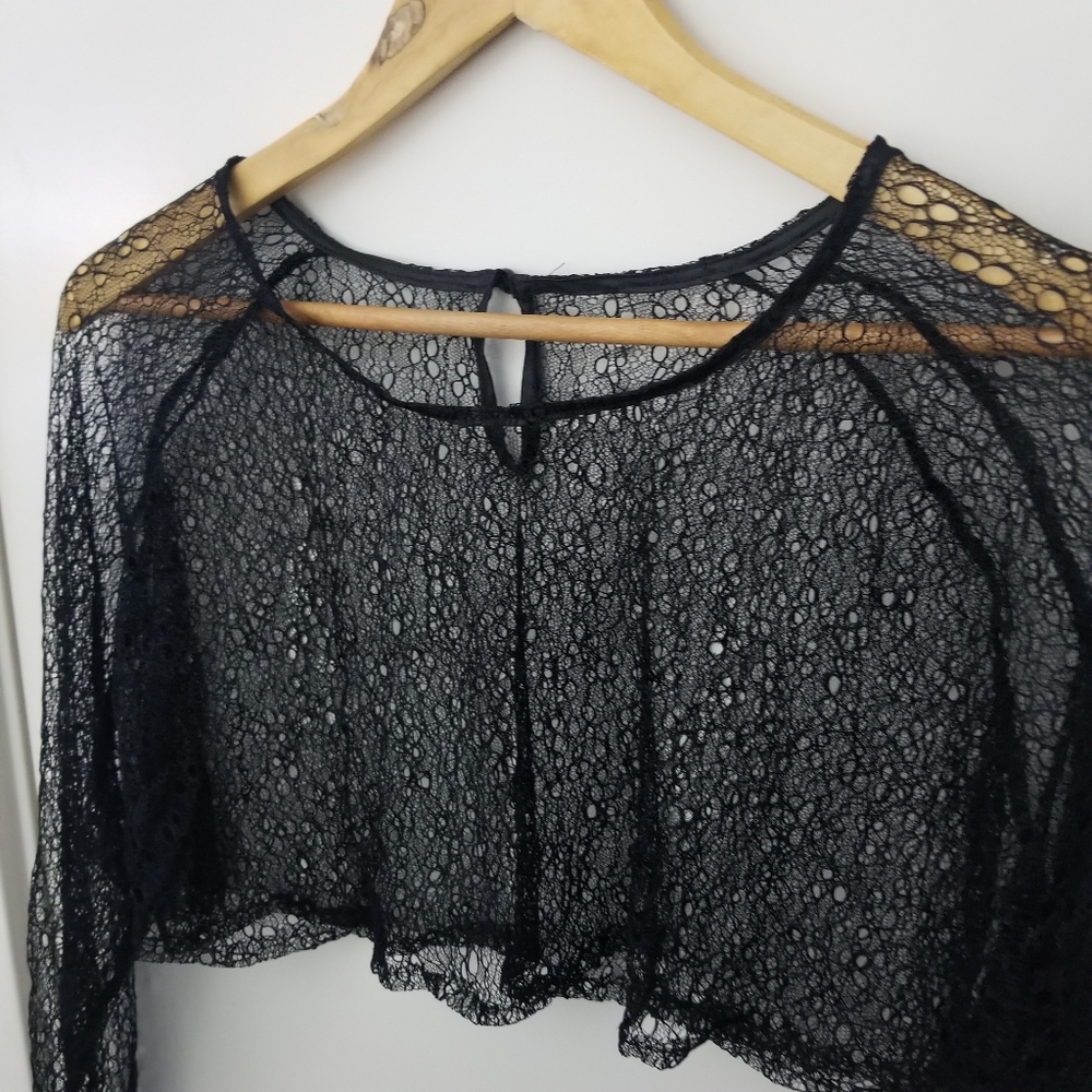 Delicate Overlay Crop Top - Picture 6 of 8